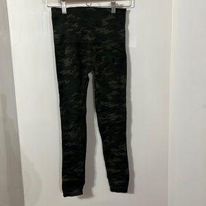 SPANX Legging Camouflage pattern Size Medium
